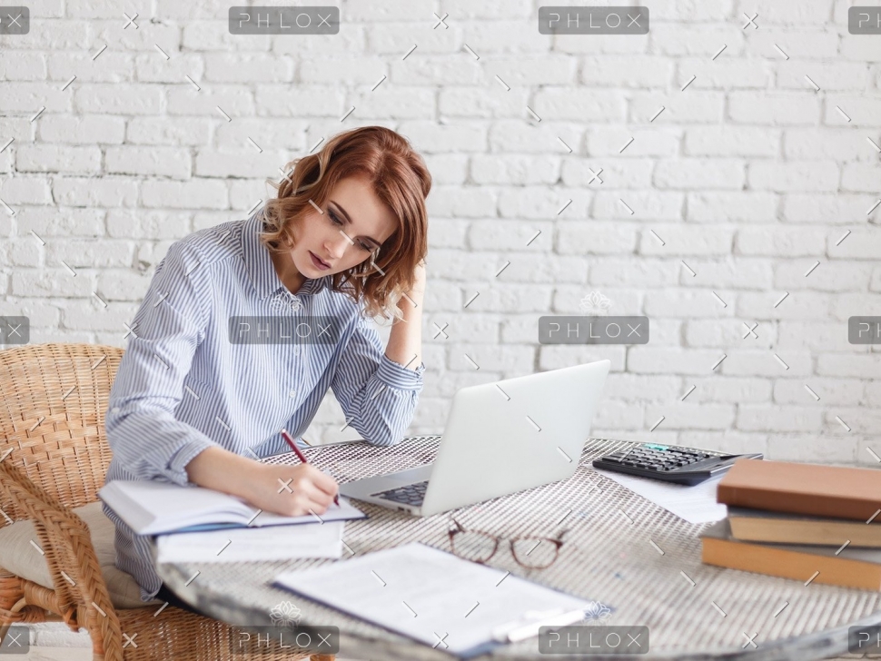 demo-attachment-472-woman-freelancer-female-hands-with-pen-writing-on-P369BAX1